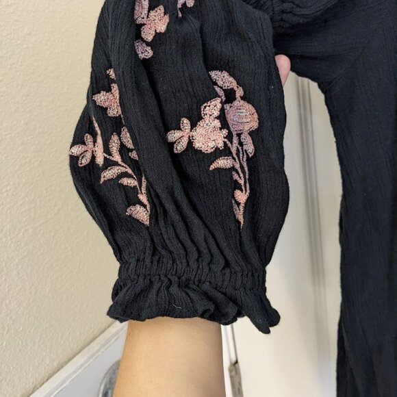 AE On Or Off Shoulder Pink and Black Floral Embroidered Boho Puff Sleeved Top - Picture 3 of 7